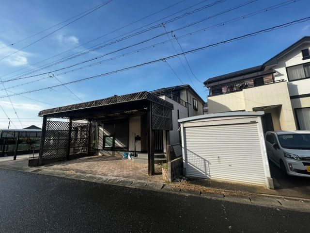 Spacious 2SLDK House in Toyohashi with 166.25 sqm Land - Thumbnail 2