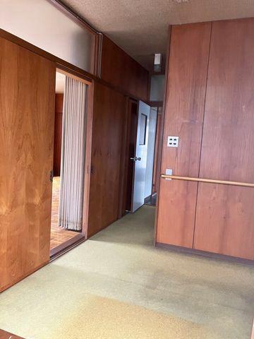 [Homes] Convenient for daily life with banks and stores nearby. Used detached house in Sakuramachi, Kudamatsu City | — Image 1, Kudamatsu, Yamaguchi