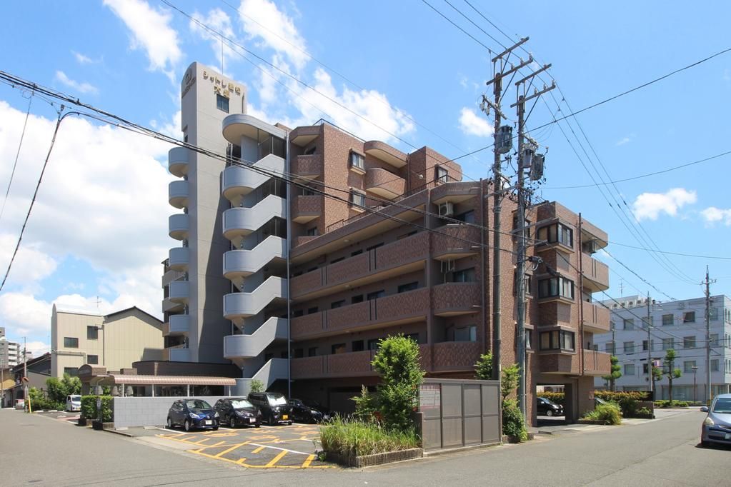 Renovated 3LDK Apartment in Ogaki City, Gifu - Thumbnail 2