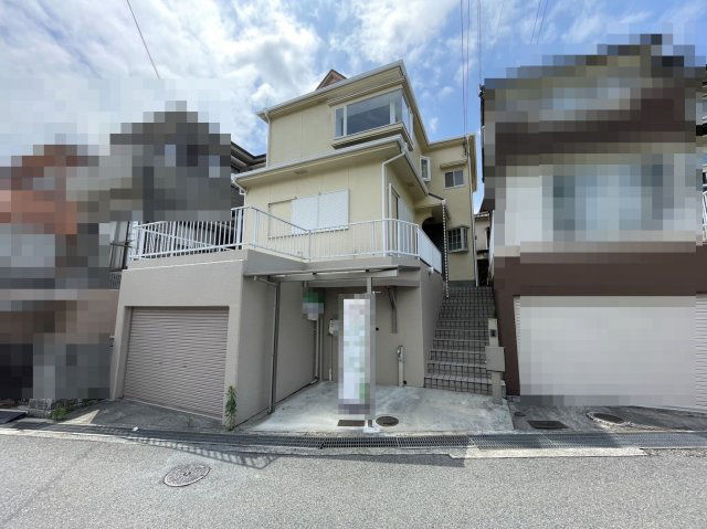 4LDK Family House in Osaka Sayama with 2022 Renovations - Thumbnail 3