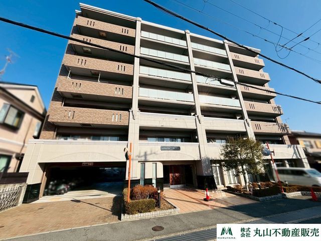 Top-Floor 3LDK Apartment with Balcony View in Kashiba, Nara - Thumbnail 2