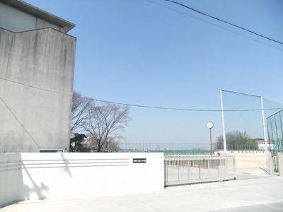 3LDK House Near Hoshida Station, Katano City — Image 1, Katano, Osaka