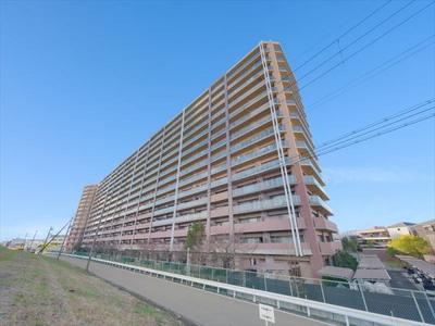 Refurbished 3LDK Condo in BELISTA Higashiyodogawa Daido, Osaka — Image 1, Higashiyodogawa, Osaka
