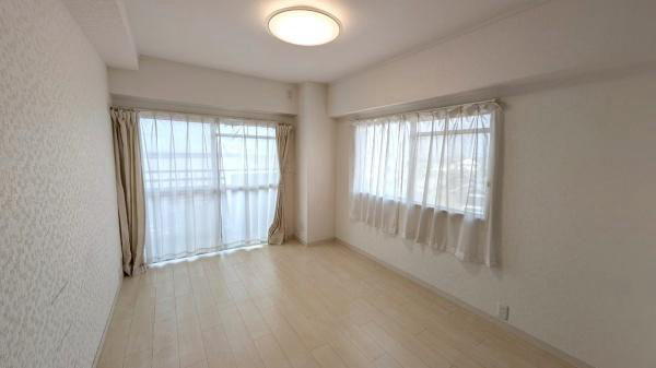 2LDK Apartment near JR Tsuchiyama Station - Fully Renovated - Thumbnail 4