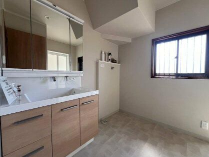 Renovated 3LDK House for Sale in Niihama, Ehime - Thumbnail 2