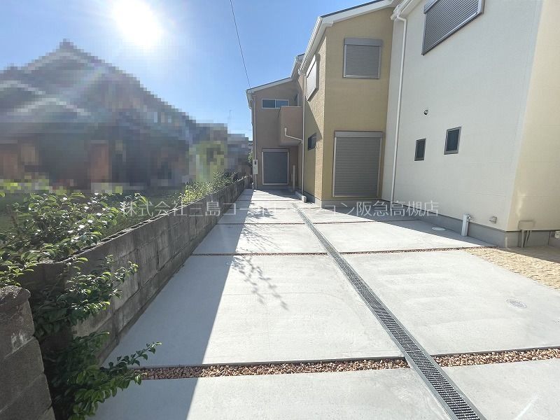 Modern 3LDK House in Takatsuki, Osaka - New Construction - Thumbnail 2