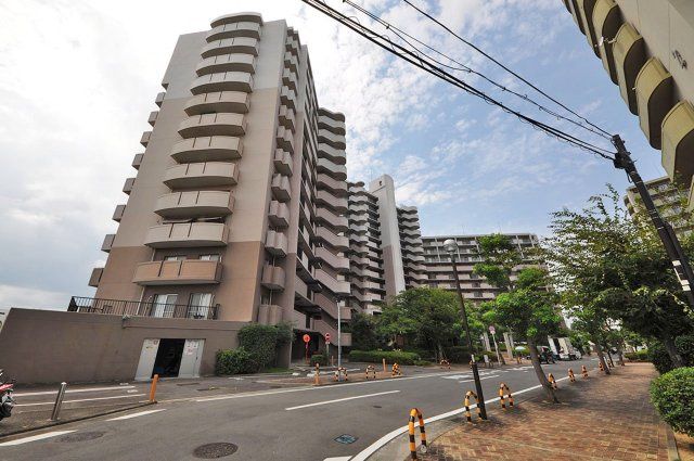 3LDK Apartment in Izumi Fuchu Selca Building C - Thumbnail 2