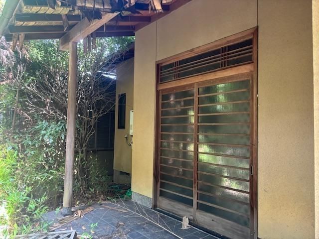 Land with Old House for Sale in Ukyo Ward, Kyoto - Thumbnail 4