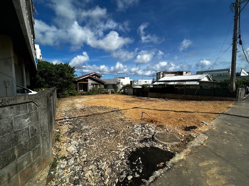 Vacant Land for Sale in Uruma City, Okinawa - 241.3 sqm - Thumbnail 2