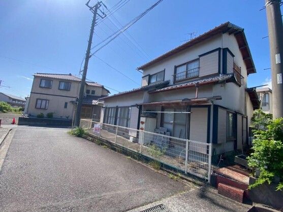 Spacious 5DK Wooden House for Sale in Fuji City, Shizuoka - Thumbnail 3