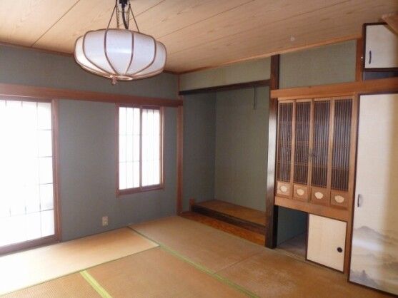 4LDK House for Sale in Sanda, Hyogo - 355.56 sqm Land - Thumbnail 2