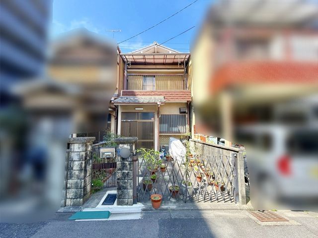 Land for Sale in Nakagyo Ward, Kyoto with Existing Old House - Thumbnail 4