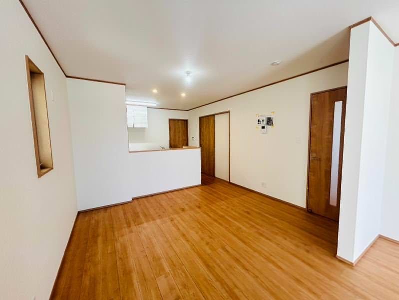 New 4LDK House for Sale in Uruma, Okinawa - 2025 Build - Thumbnail 3