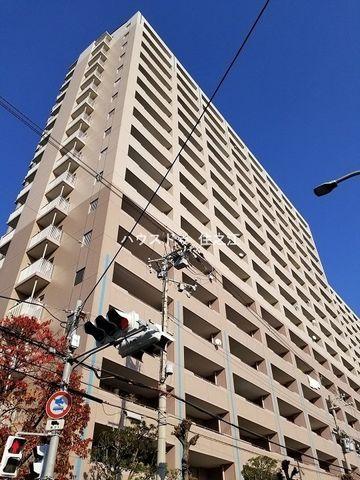 3LDK Apartment in City Corp Suminoe, Osaka | 13th Floor South View — Image 10, Suminoe, Osaka