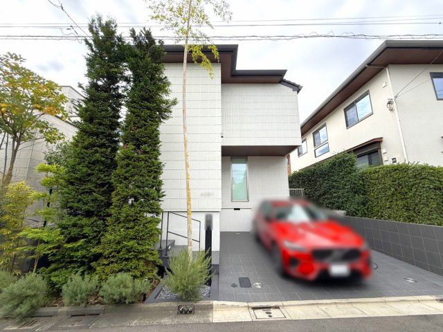 4LDK Steel Frame House for Sale in Den-en-chofu, Ota-ku - Thumbnail 3