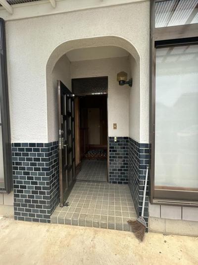 Renovated 2LDK House in Wildwood, Tochigi | 99 Tsubo Land — Front_door, Nogi, Tochigi