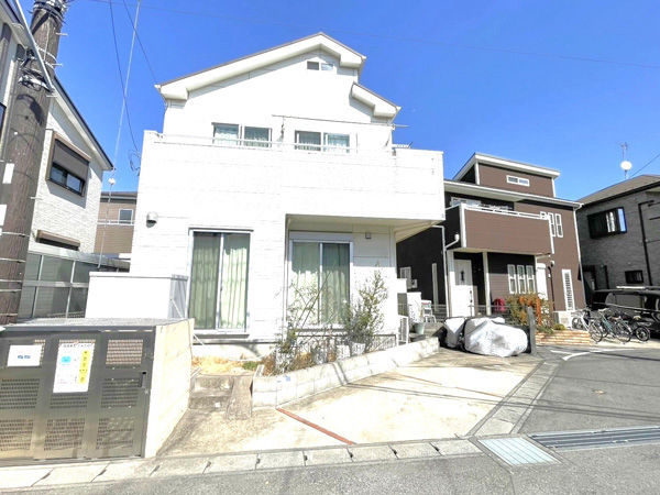 4SLDK House in Ichikawa - Corner Lot with Balconies - Thumbnail 2