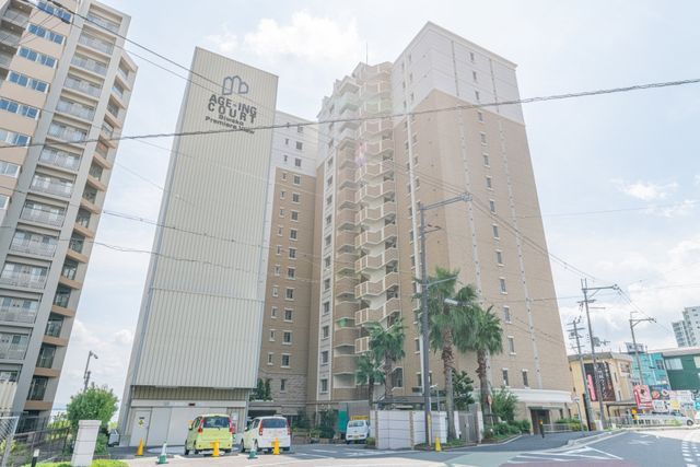 Aging Court Biwako Premium View 14F 1LDK Apartment in Otsu - Image 1