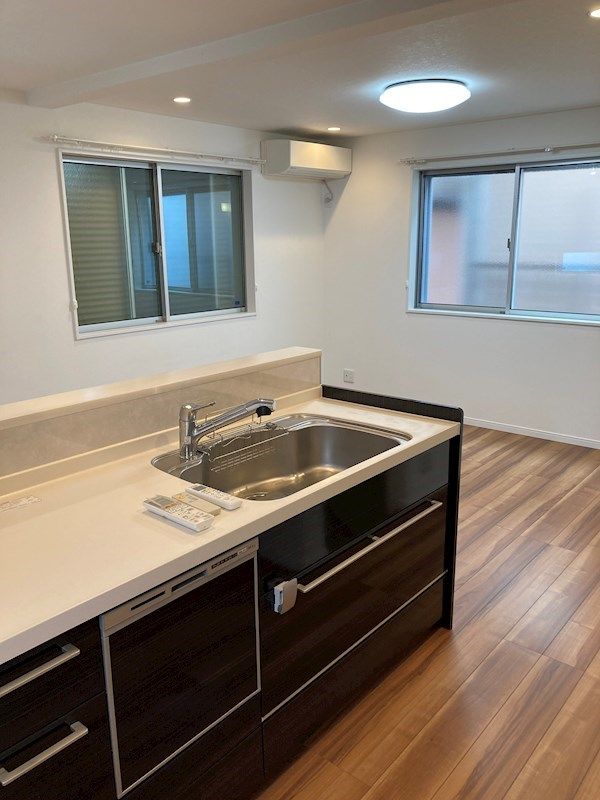 3SLDK Modern House for Sale in Kobe, Hyogo - Thumbnail 3
