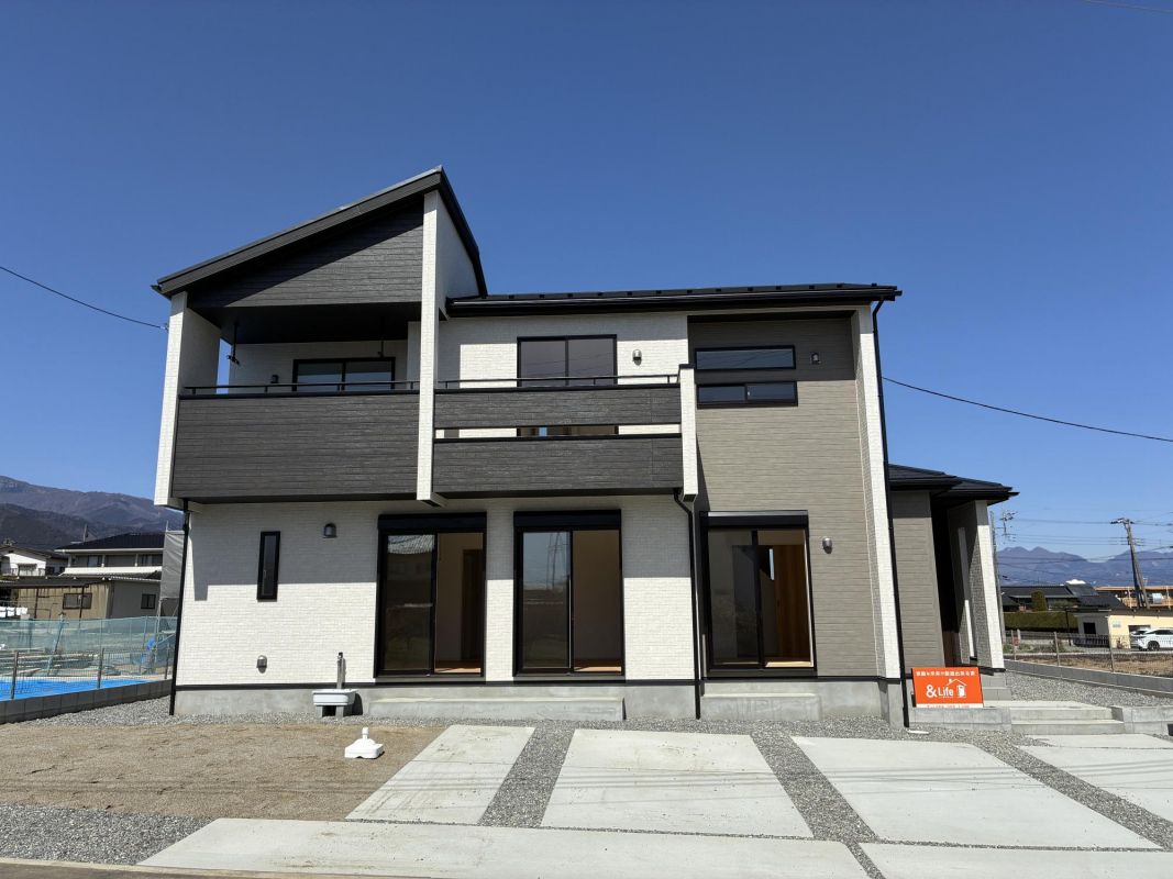 New 4LDK House for Sale in Minami-Alps City, Yamanashi - Thumbnail 2