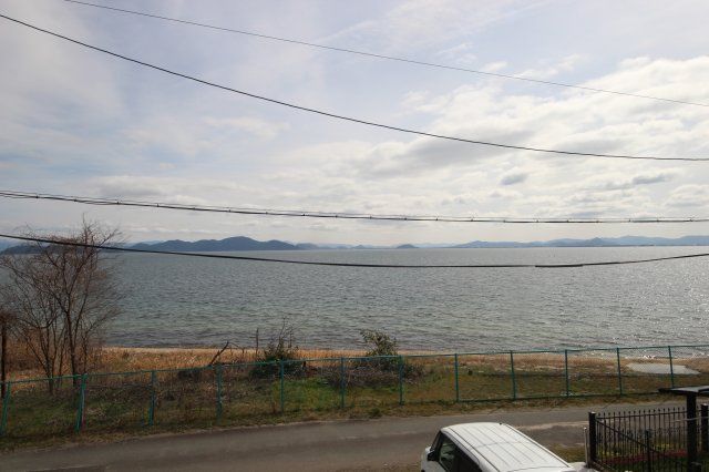 Southern European Style House with Lake Biwa Views in Otsu - Thumbnail 3