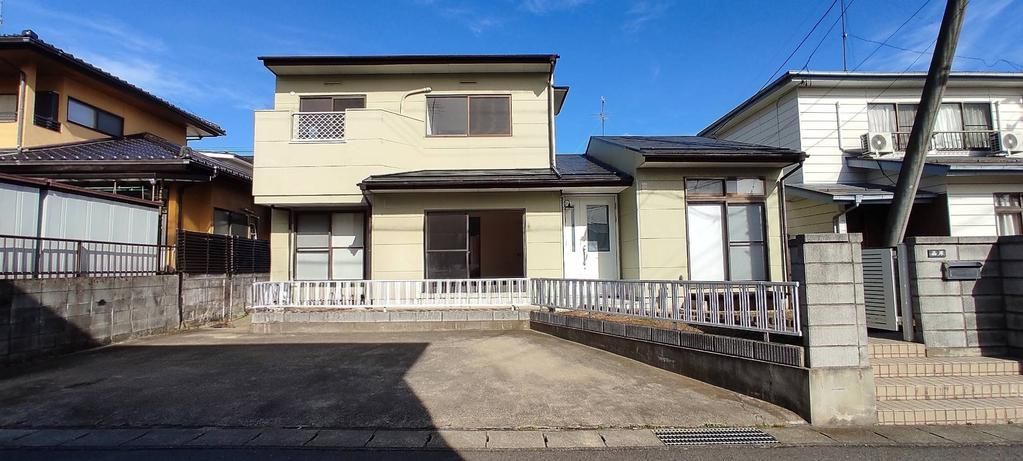 Renovated 6LDK Family House with Parking in Koriyama, Fukushima - Thumbnail 2