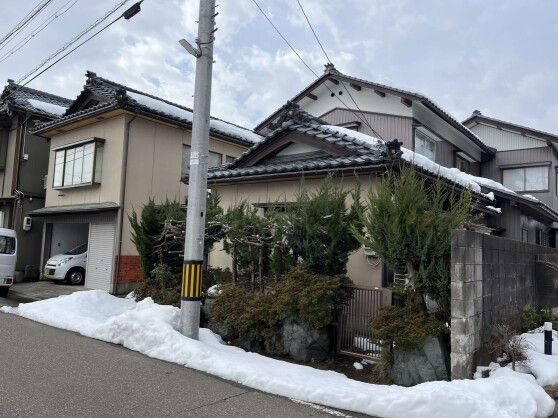 Spacious 11DK Wooden House for Renovation in Awara, Fukui - Thumbnail 2