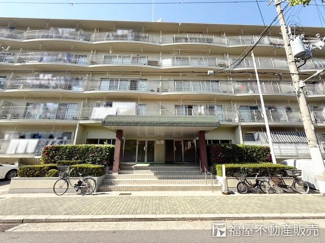 Renovated 3LDK Osaka apartment near Sawanomachi Station - Thumbnail 2