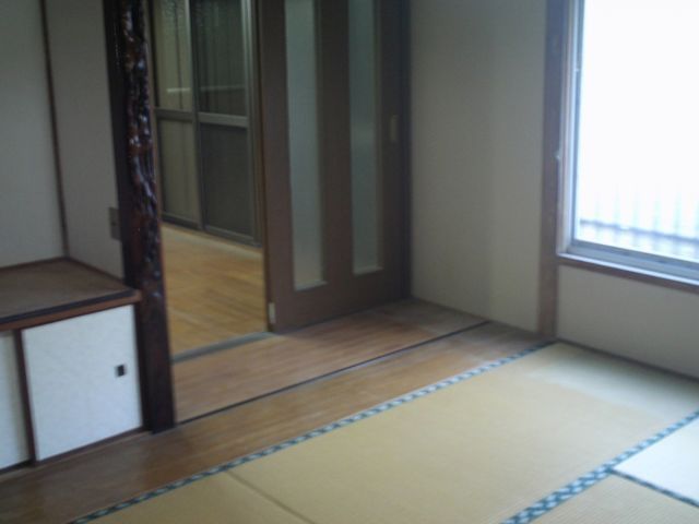 5DK Wooden House for Sale in Nagasaki's Tateiwa-cho - Thumbnail 2