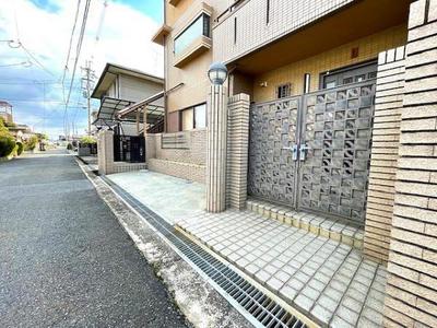 Used House in Joho-ji Town, Kashihara City — Image 2, Kashihara, Nara