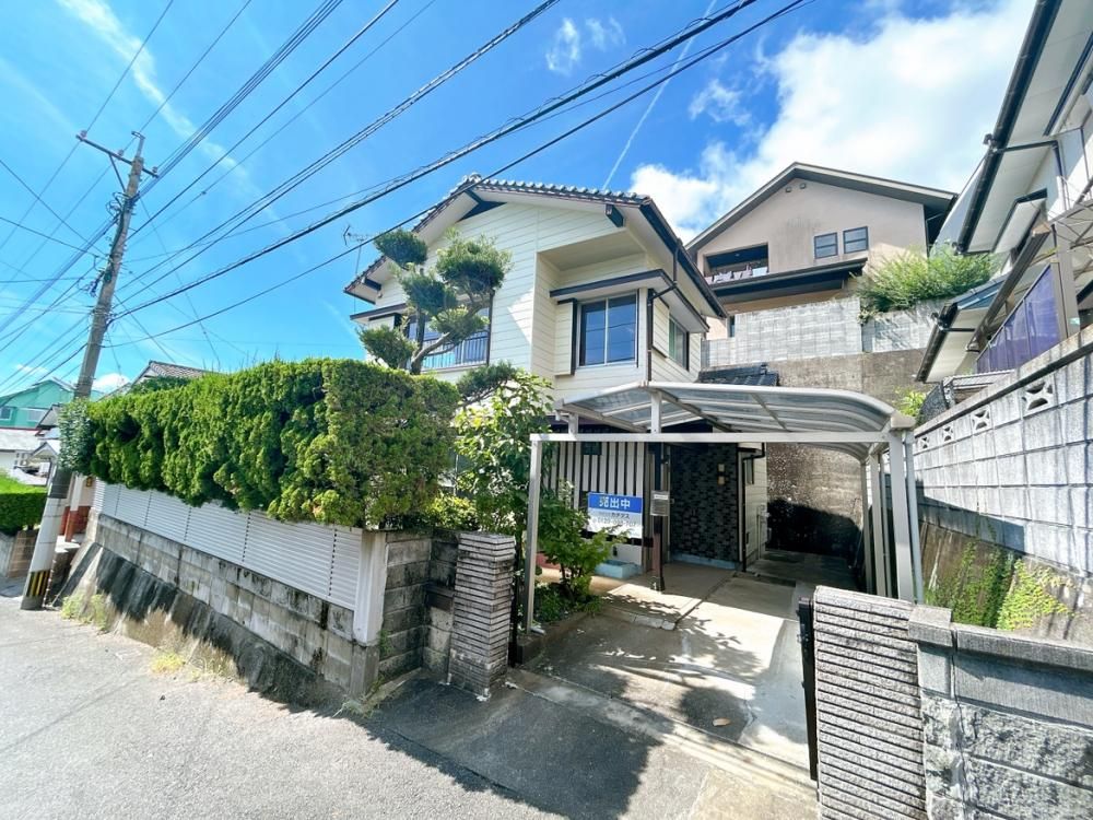 Renovated 4LDK House in Sasebo with Parking and Garden - Thumbnail 2