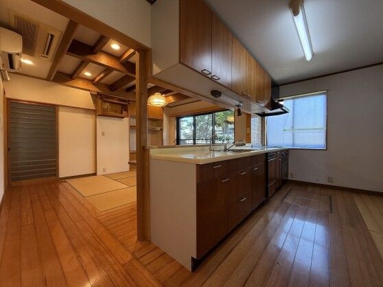 Spacious 7SLDK Home 1 Min from Sea in Hirado, Nagasaki - Thumbnail 4