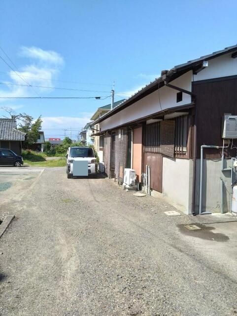 2DK House for Sale in Niihama, Ehime | 83.68 sqm on 380 sqm Land - Thumbnail 3