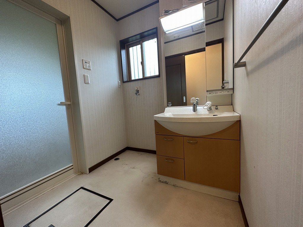 5SLDK House in Kashihara City with 494.98㎡ Land - Near Yaginishiguchi Station - Thumbnail 2