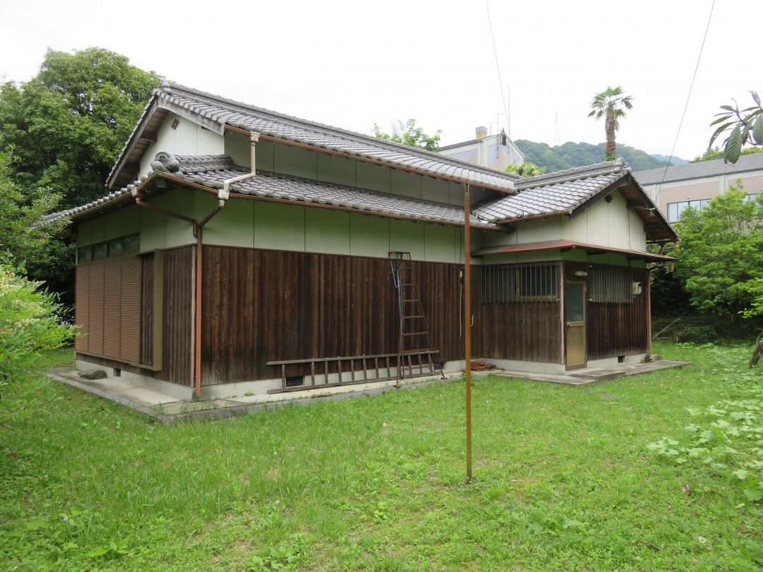 4DK House on 4983 sqm Land in Saijo City, Ehime - Thumbnail 2