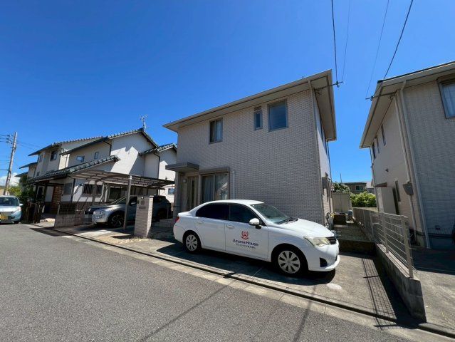 4LDK House for Sale in Sakae-dani, Wakayama City - Thumbnail 2