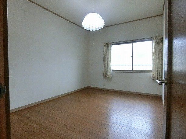 5LDK Family Home in Sanda Akashia-dai with 2 Parking Spaces - Thumbnail 3