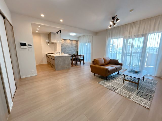 Renovated 2LDK Apartment for Sale in Fukui City - Thumbnail 3