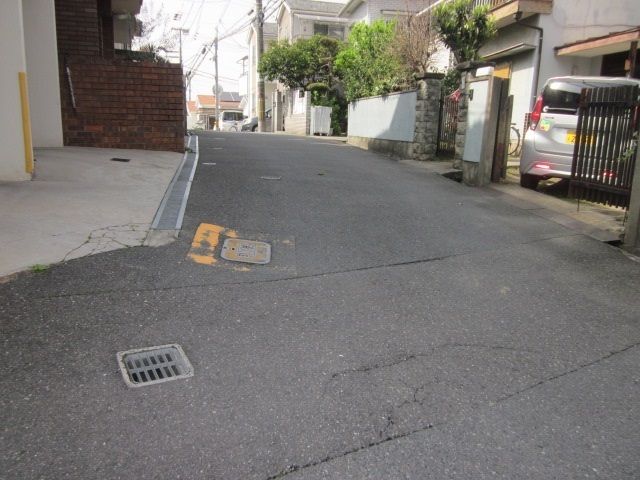 4LDK Investment House in Neyagawa with 6.4% Yield - Thumbnail 2