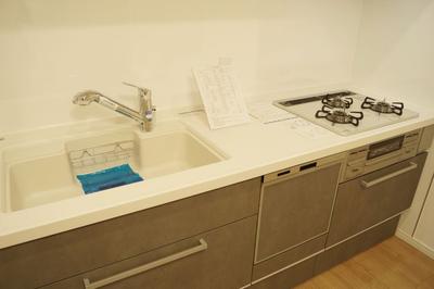 Renovated 3LDK House for Sale in Kawasaki's Nakahara Ward — Image 2, Nakahara, Kanagawa