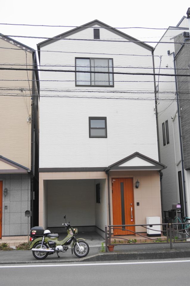 Renovated 3LDK House for Sale in Kawasaki's Nakahara Ward - Thumbnail 2