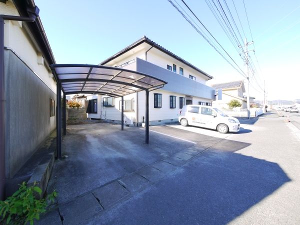 9LDK House for Sale in Hitachi City, Ibaraki - Large Plot & 5 Car Parking - Image 1