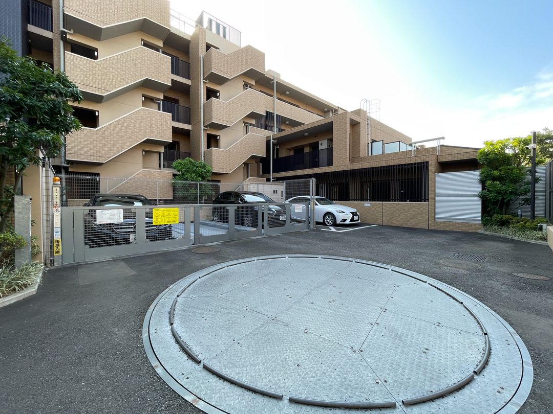 Renovated 3LDK Apartment in The Park House Mitaka Sakura Residence - Thumbnail 2