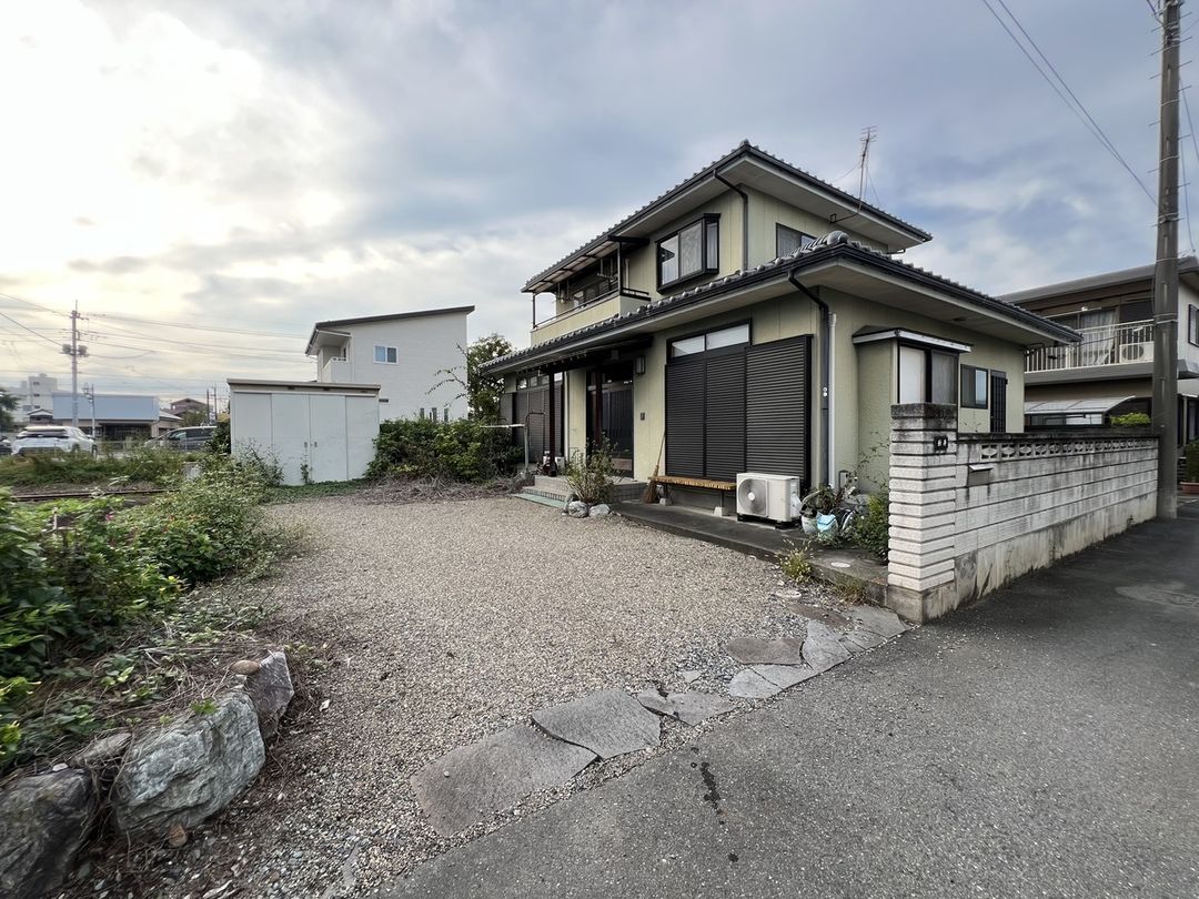 4-Bedroom House for Sale in Fujioka, Gunma | Near Station - Thumbnail 2
