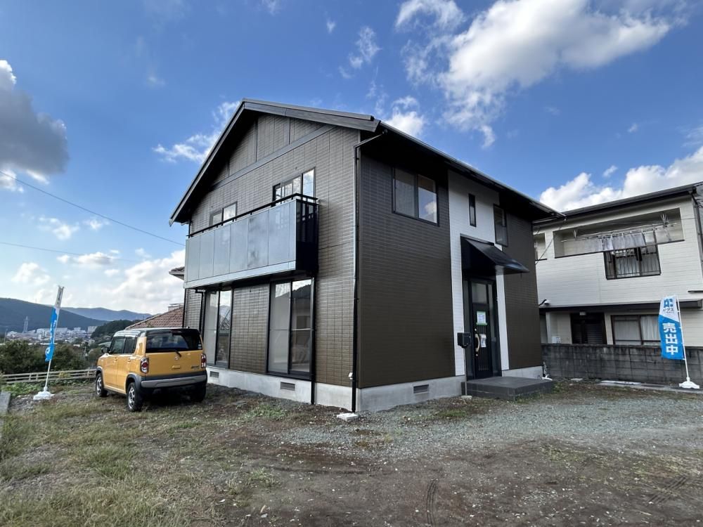 Renovated 5SLDK House in Seiyo, Ehime with Warranty - Image 1