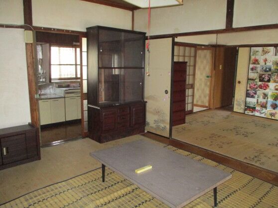 6DK Traditional Nagaya House for Sale in Taku City, Saga - Thumbnail 2