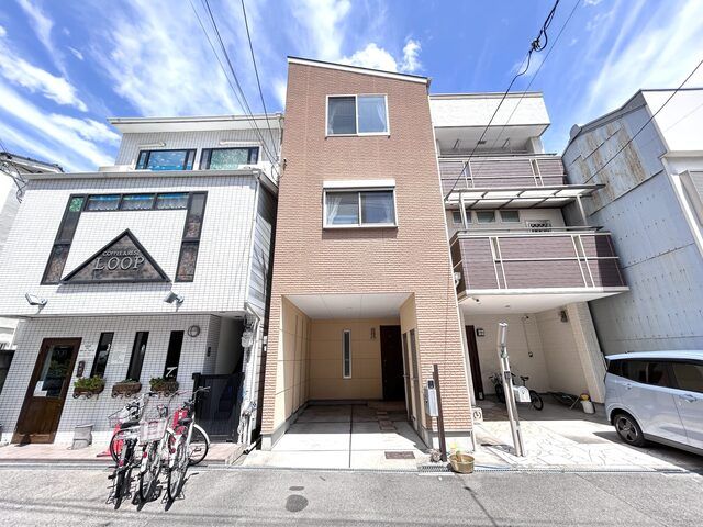 3LDK House for Sale in Ikuno Ward, Osaka | 130.03 sqm - Thumbnail 2
