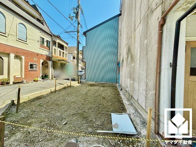 Land for Sale in Fushimi-ku, Kyoto - Corner Lot Near Station - Thumbnail 2