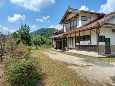 Traditional Japanese House with Farmland in Unnan City — Image 1, Unnan, Shimane