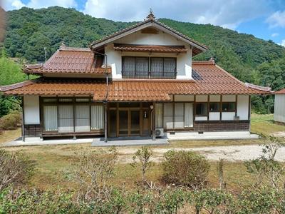 Traditional Japanese House with Farmland in Unnan City — Image 1, Unnan, Shimane